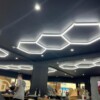 Sechseckige LED-Leuchte Waben-Deckenleuchte 3M x 1.2M LED 130W 6500k Detailing Garage Barber – Bild 2