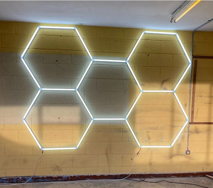 Lampe de plafond 5 hexagone nid d'abeille 2.41m x 1.68m Led blanc 200W  6500k 230V Detailing Garage barber - Discount AutoSport