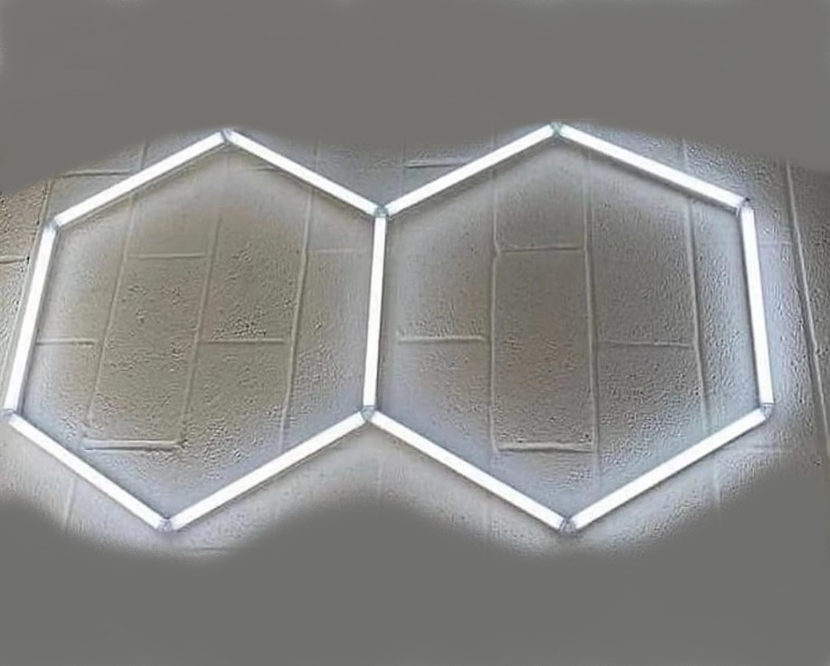 Lampe 3 hexagones alignés plafond nid d'abeilles 3M x 1.2M led blanc 130W  6500k Detailing Garage Barber