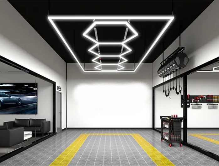 Lampe LED 4 hexagones + contour plafond nid d'abeilles 3.6M x 1.2M led blanc  230W 6500k Detailing Garage Barber - Discount AutoSport