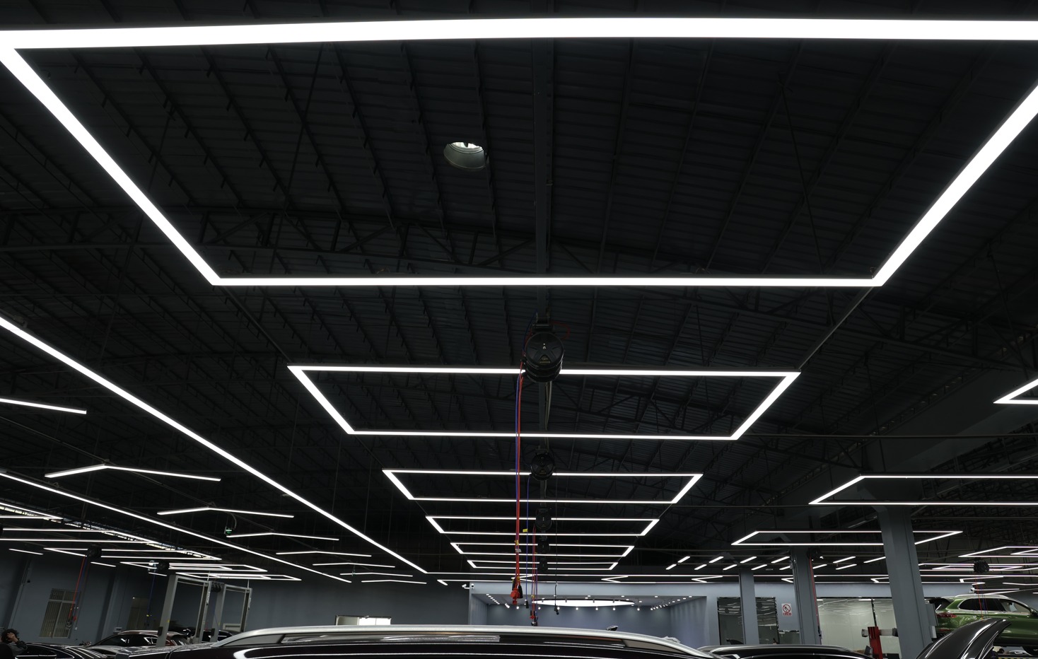 Lampe LED de plafond rectangle 2.4M x 4.8M 192W - Discount AutoSport