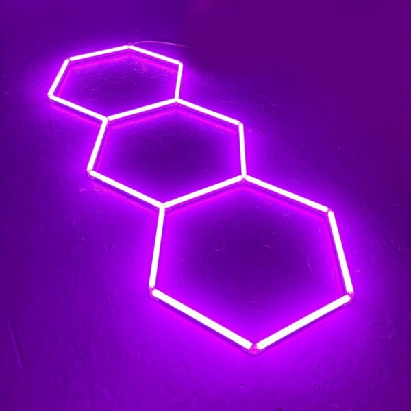 Lámpara 3 hexágonos alineados nido de abeja techo 3M x 1.2M Rosa 130W 6500k Detallado Garaje Peluquero - Imagen 3