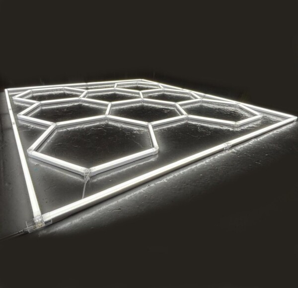 Plafoniera esagonale a nido d'ape LED 230V 2,4m x 3m luce bianco 240W 6500k per garage detailing barbiere - immagine 4