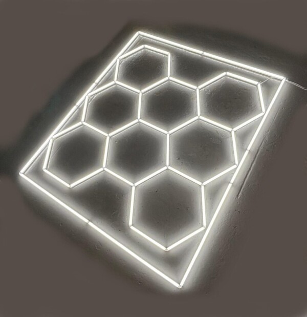 Plafoniera esagonale a nido d'ape LED 230V 2,4m x 3m luce bianco 240W 6500k per garage detailing barbiere - immagine 5