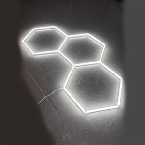 Lampe 3 hexagones alignés plafond nid d'abeilles 2.4m x 1.2M led blanc 100W 6500k Detailing Garage Barber